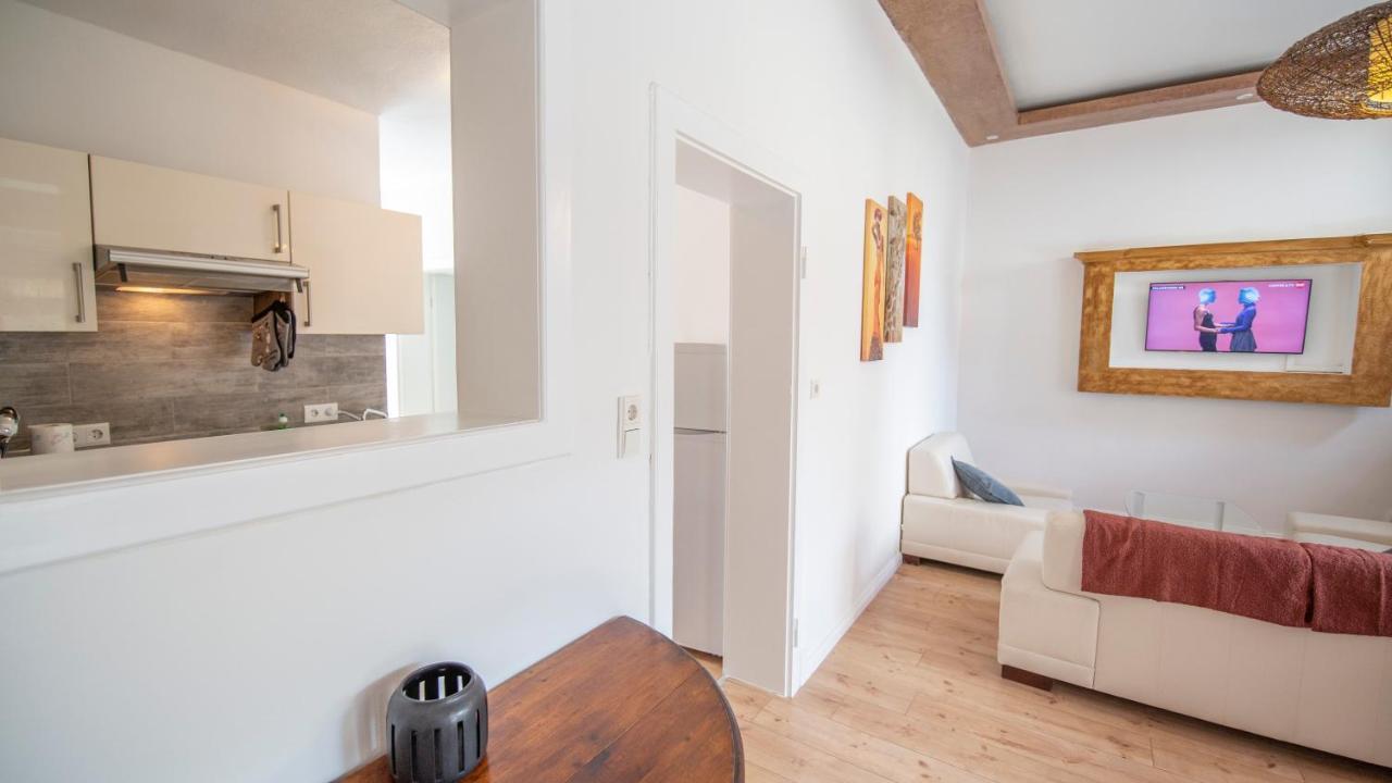 Apartment Mit Kleinem Innenhof Im Erdgeschoss Fuer Bis Zu 4 Personen Klotten Exterior foto