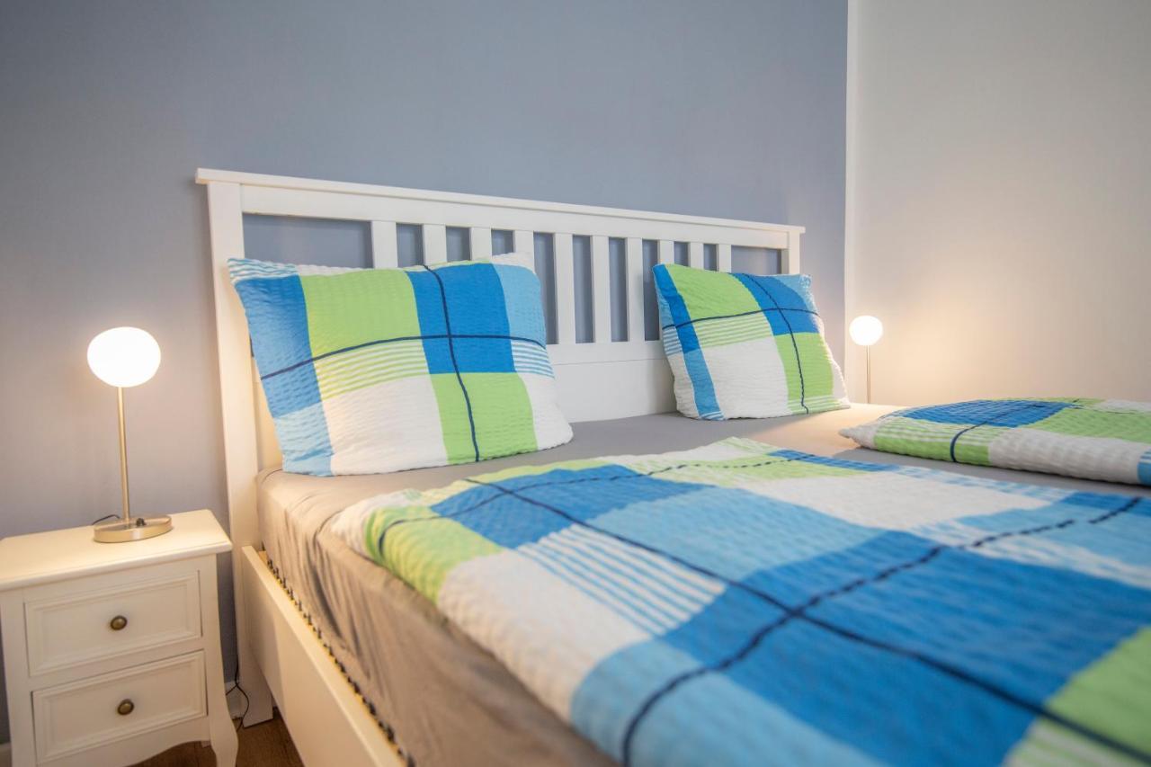 Apartment Mit Kleinem Innenhof Im Erdgeschoss Fuer Bis Zu 4 Personen Klotten Exterior foto